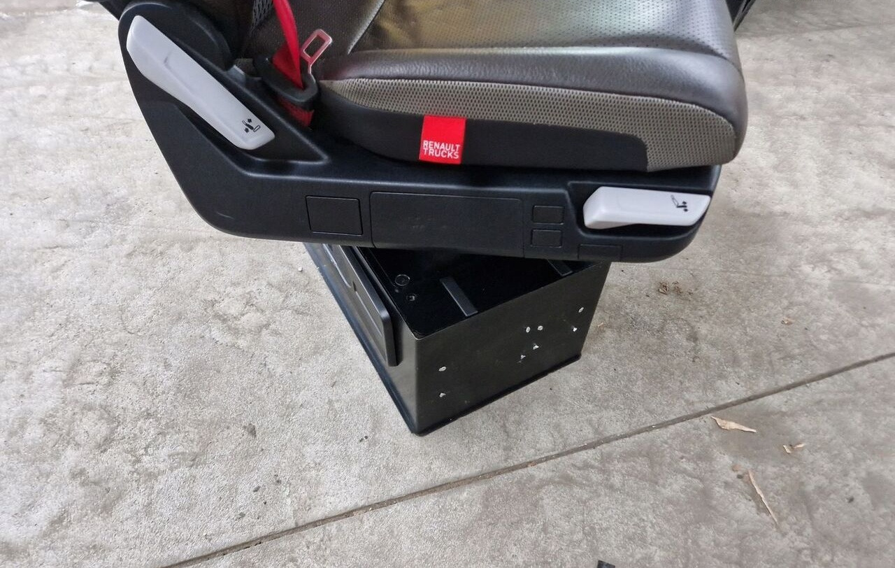 Renault FOTEL SIEDZENIE PASAŻERA RENAULT RANGE GAMA T C K OBROTOWY OBRAC - Сиденье для Грузовиков: фото 2 Renault FOTEL SIEDZENIE PASAŻERA RENAULT RANGE GAMA T C K OBROTOWY OBRAC - Сиденье для Грузовиков: фото 2