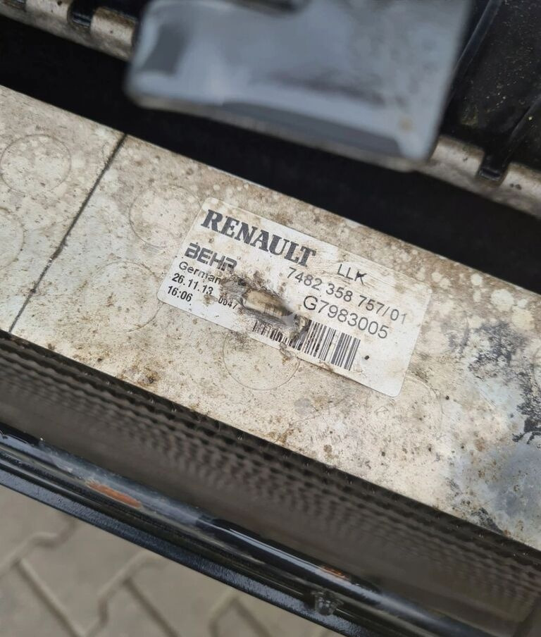 Renault OE Renault RENAULT PREMIUM 2 KERAX LANDER DXI truck - Радиатор для Грузовиков: фото 2 Renault OE Renault RENAULT PREMIUM 2 KERAX LANDER DXI truck - Радиатор для Грузовиков: фото 2