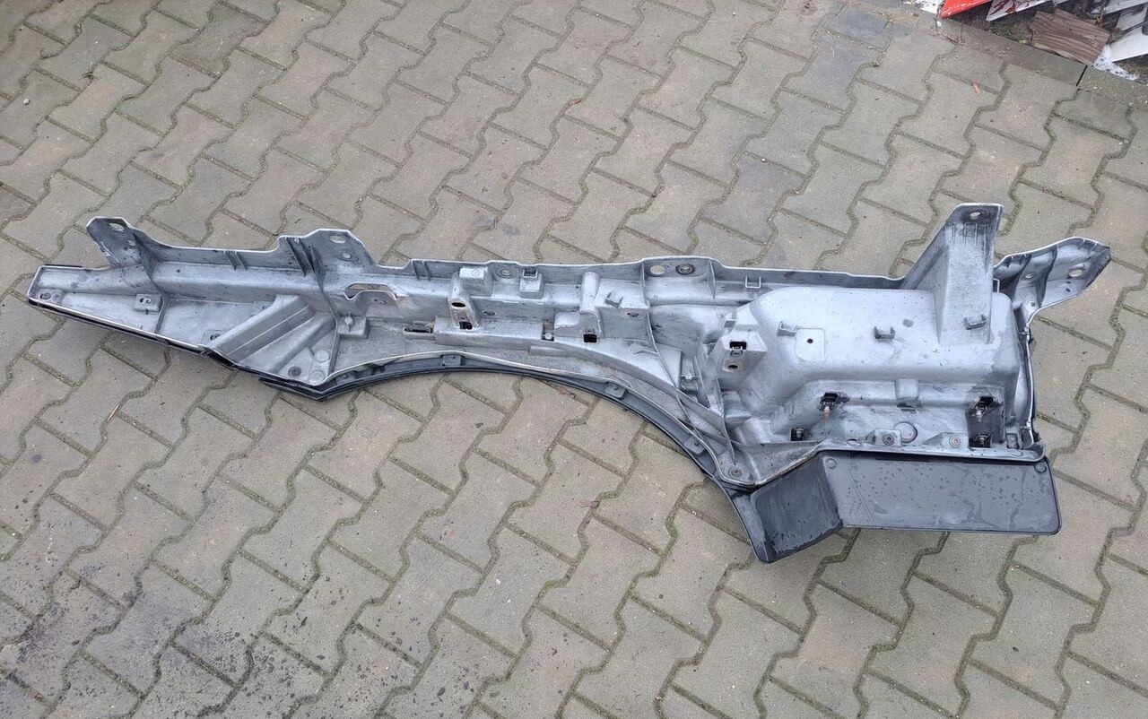 Renault STOPNICA GÓRNA STOPIEŃ LEWY RENAULT GAMA T RANGE - Боковая подножка для Грузовиков: фото 2 Renault STOPNICA GÓRNA STOPIEŃ LEWY RENAULT GAMA T RANGE - Боковая подножка для Грузовиков: фото 2