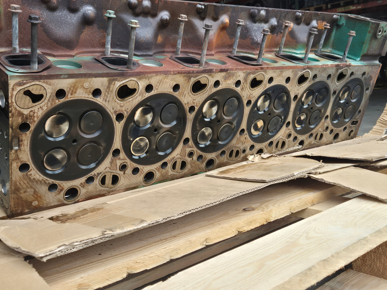 VOLVO GŁOWICA SILNIKA D13K TURBOCOMPOUND RENAULT GAMA EVO VOLVO FH 5 FH4 23436289 - Головка блока для Грузовиков: фото 2 VOLVO GŁOWICA SILNIKA D13K TURBOCOMPOUND RENAULT GAMA EVO VOLVO FH 5 FH4 23436289 - Головка блока для Грузовиков: фото 2