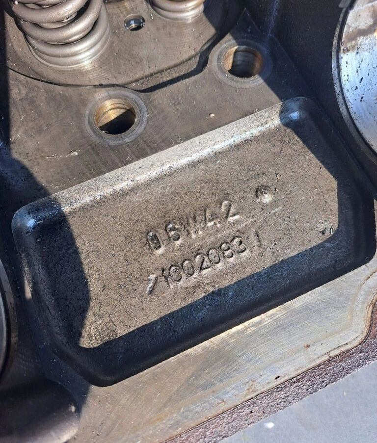 VOLVO GŁOWICA SILNIKA VOLVO FH 16 D16E 20950796 064512116 - Головка блока для Грузовиков: фото 5 VOLVO GŁOWICA SILNIKA VOLVO FH 16 D16E 20950796 064512116 - Головка блока для Грузовиков: фото 5