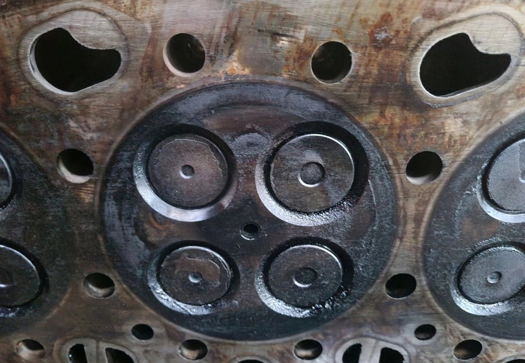 VOLVO GŁOWICA SILNIKA VOLVO FH 4 FM 4 D13K EURO 6 RENAULT GAMA T DTI 13 - Головка блока для Грузовиков: фото 3 VOLVO GŁOWICA SILNIKA VOLVO FH 4 FM 4 D13K EURO 6 RENAULT GAMA T DTI 13 - Головка блока для Грузовиков: фото 3