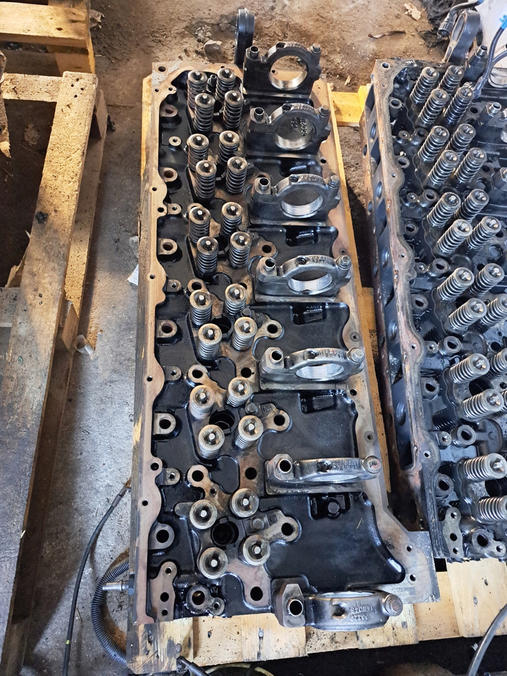 VOLVO GŁOWICA SILNIKA VOLVO FM 4 D11K RENAULT GAMA T DTI 11 430 460 - Головка блока для Грузовиков: фото 1 VOLVO GŁOWICA SILNIKA VOLVO FM 4 D11K RENAULT GAMA T DTI 11 430 460 - Головка блока для Грузовиков: фото 1