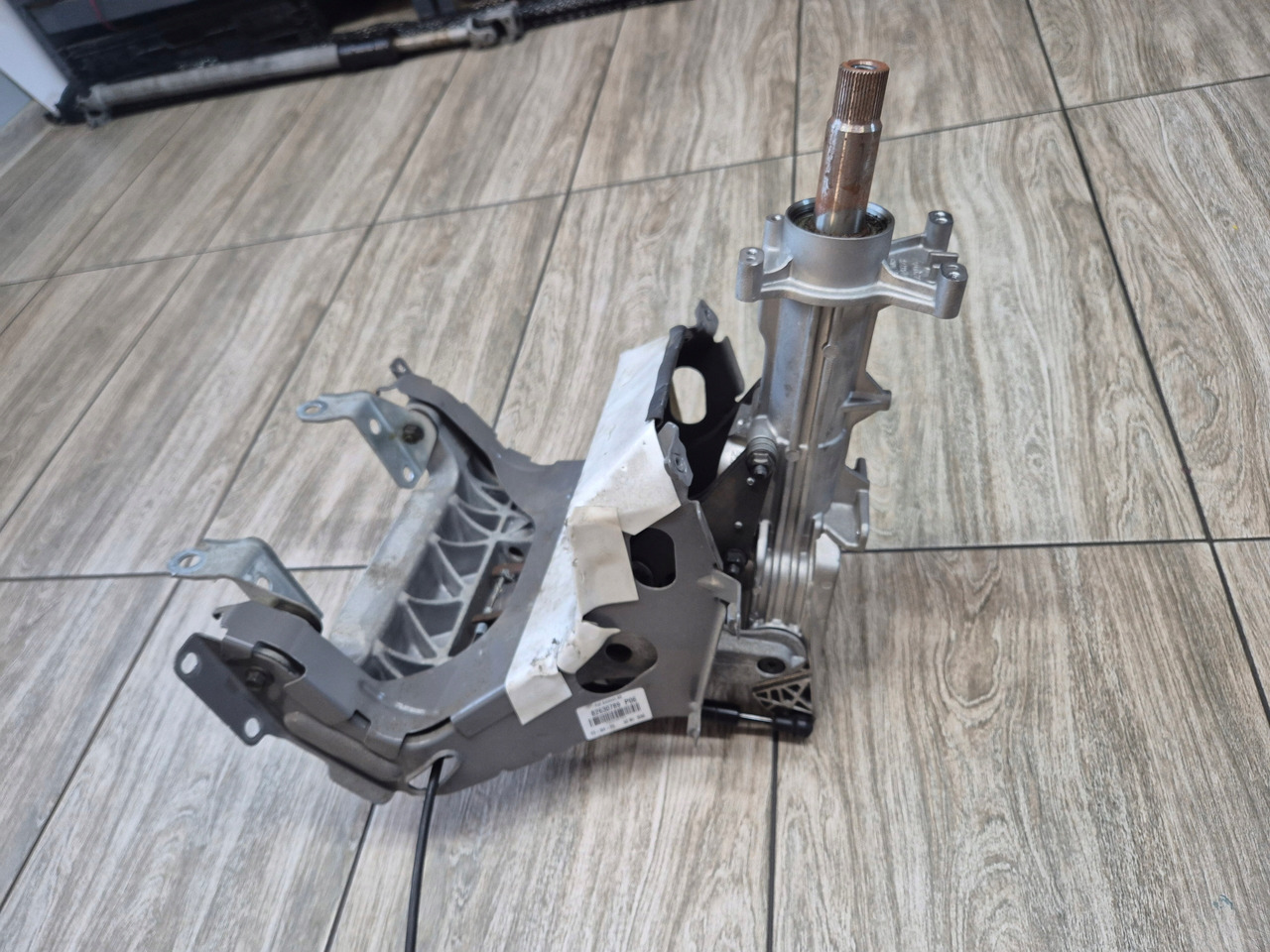 VOLVO MECHANIZM REGULACJI KIEROWNICY KOLUMNA VOLVO FH 4 FH 5 - Кабина и интерьер для Грузовиков: фото 1 VOLVO MECHANIZM REGULACJI KIEROWNICY KOLUMNA VOLVO FH 4 FH 5 - Кабина и интерьер для Грузовиков: фото 1