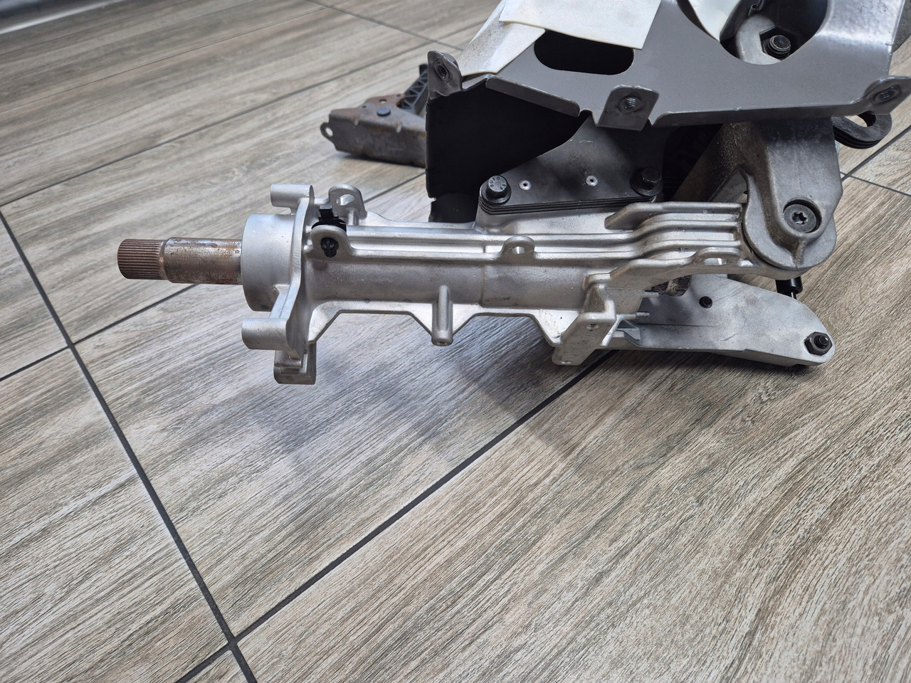 VOLVO MECHANIZM REGULACJI KIEROWNICY KOLUMNA VOLVO FH 4 FH 5 - Кабина и интерьер для Грузовиков: фото 4 VOLVO MECHANIZM REGULACJI KIEROWNICY KOLUMNA VOLVO FH 4 FH 5 - Кабина и интерьер для Грузовиков: фото 4