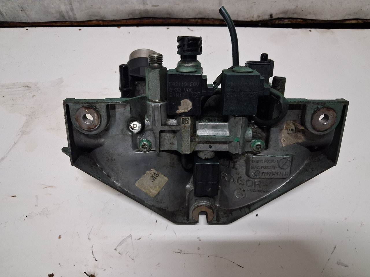 VOLVO PODSTAWA FILTRÓW PALIWA VOLVO FH FM 4 RENAULT GAMA T C K RANGE - Двигатель и запчасти для Грузовиков: фото 3 VOLVO PODSTAWA FILTRÓW PALIWA VOLVO FH FM 4 RENAULT GAMA T C K RANGE - Двигатель и запчасти для Грузовиков: фото 3