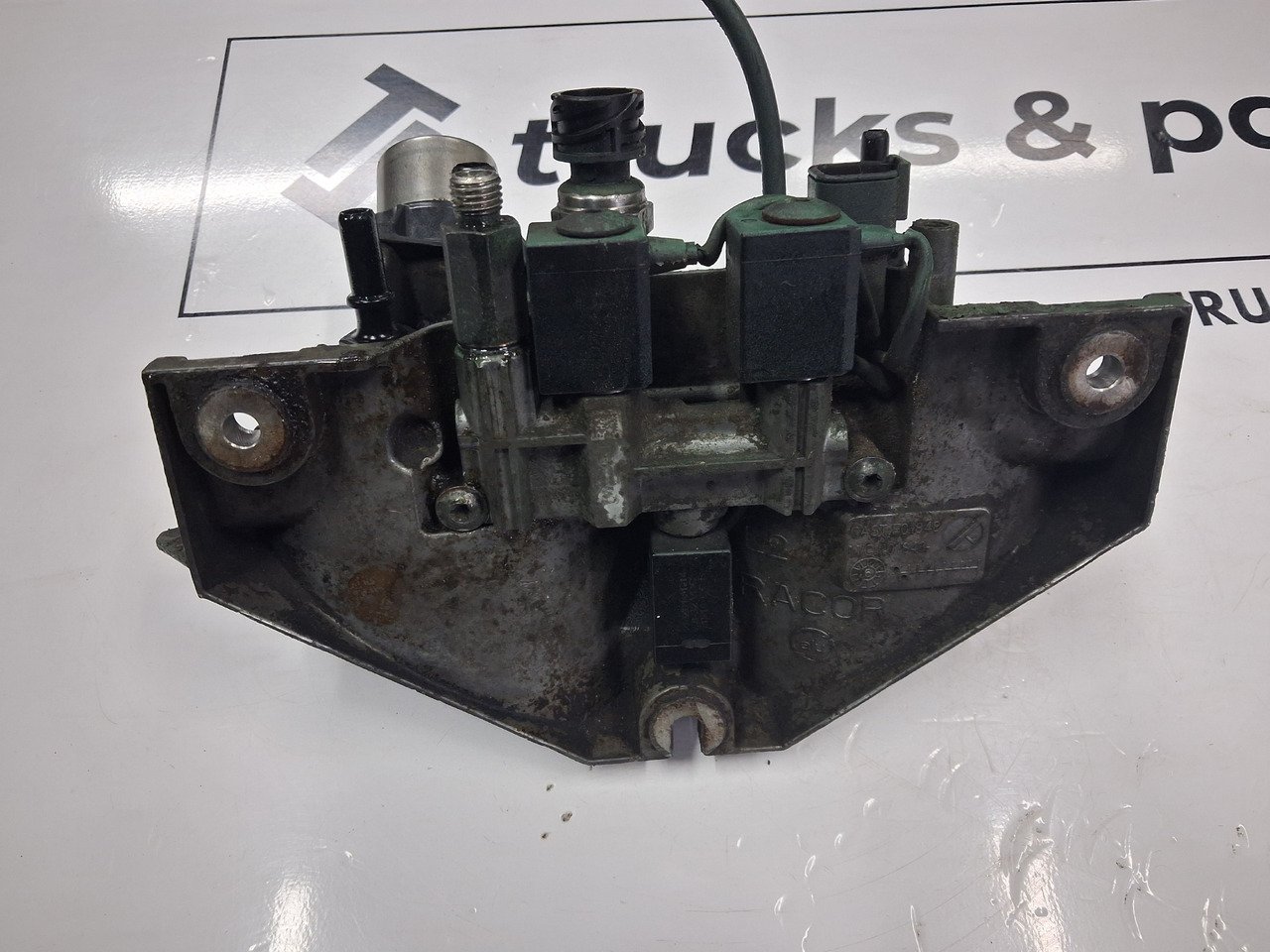 VOLVO PODSTAWA FILTRÓW PALIWA VOLVO FH FM 4 RENAULT GAMA T C K RANGE - Двигатель и запчасти для Грузовиков: фото 4 VOLVO PODSTAWA FILTRÓW PALIWA VOLVO FH FM 4 RENAULT GAMA T C K RANGE - Двигатель и запчасти для Грузовиков: фото 4