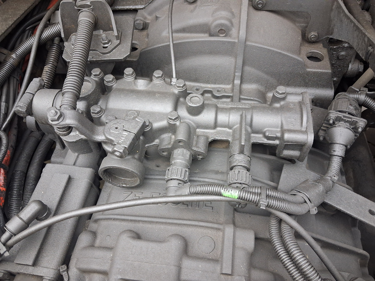 ZF WYBIERAK BIEGÓW RENAULT MIDLUM GAMA D VOLVO FL ZF ECOLITE 6S1000 TO EURO 6 - Коробка передач и запчасти для Грузовиков: фото 1 ZF WYBIERAK BIEGÓW RENAULT MIDLUM GAMA D VOLVO FL ZF ECOLITE 6S1000 TO EURO 6 - Коробка передач и запчасти для Грузовиков: фото 1