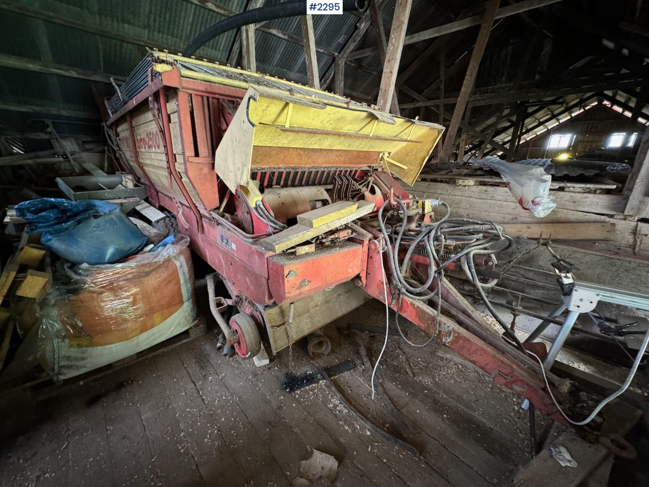 1990 Krone Turbo 2500 Loading trolley - Техника для сенозаготовки: фото 2 1990 Krone Turbo 2500 Loading trolley - Техника для сенозаготовки: фото 2