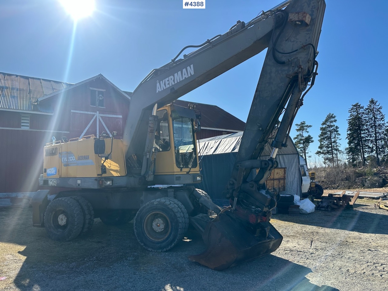 1995 Åkermann EW200 Wheel machine w/ grading bucket og tiltrotator. WATCH VIDEO. - Экскаватор: фото 1 1995 Åkermann EW200 Wheel machine w/ grading bucket og tiltrotator. WATCH VIDEO. - Экскаватор: фото 1
