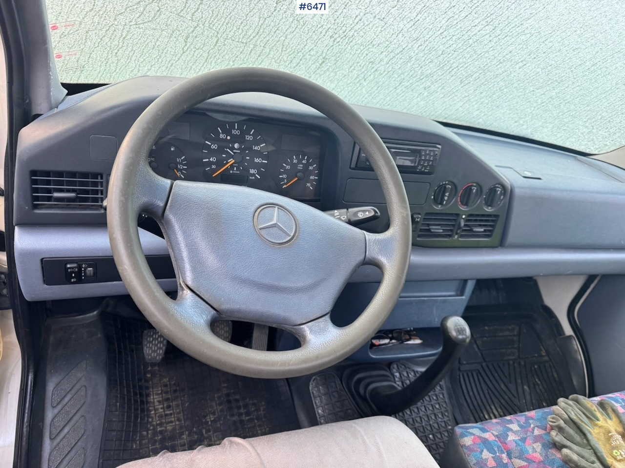 Малотоннажный бортовой грузовик 1996 Mercedes 412D Flatbed truck w/ Rear-mounted crane.: фото 14 Малотоннажный бортовой грузовик 1996 Mercedes 412D Flatbed truck w/ Rear-mounted crane.: фото 14