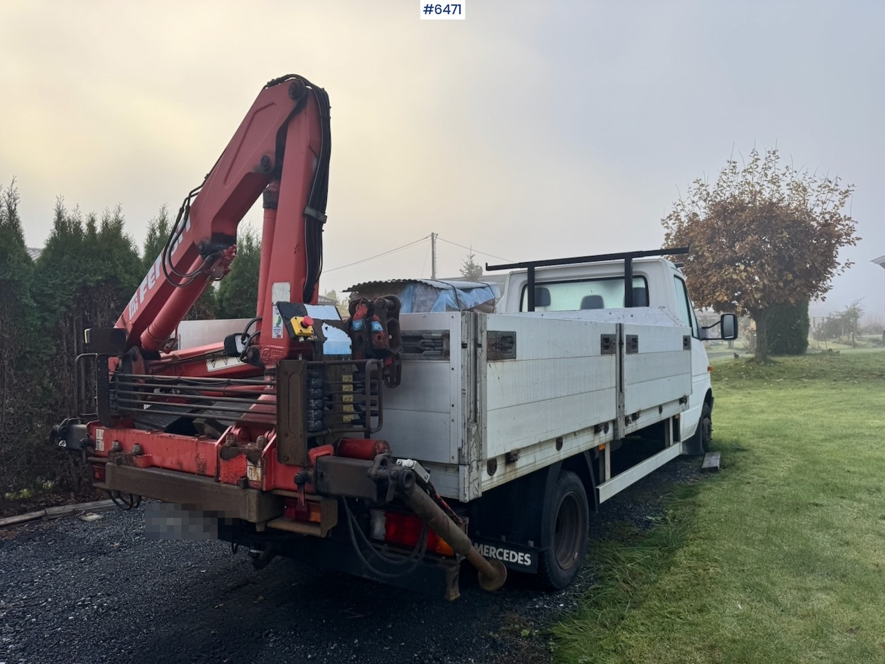 Малотоннажный бортовой грузовик 1996 Mercedes 412D Flatbed truck w/ Rear-mounted crane.: фото 6 Малотоннажный бортовой грузовик 1996 Mercedes 412D Flatbed truck w/ Rear-mounted crane.: фото 6