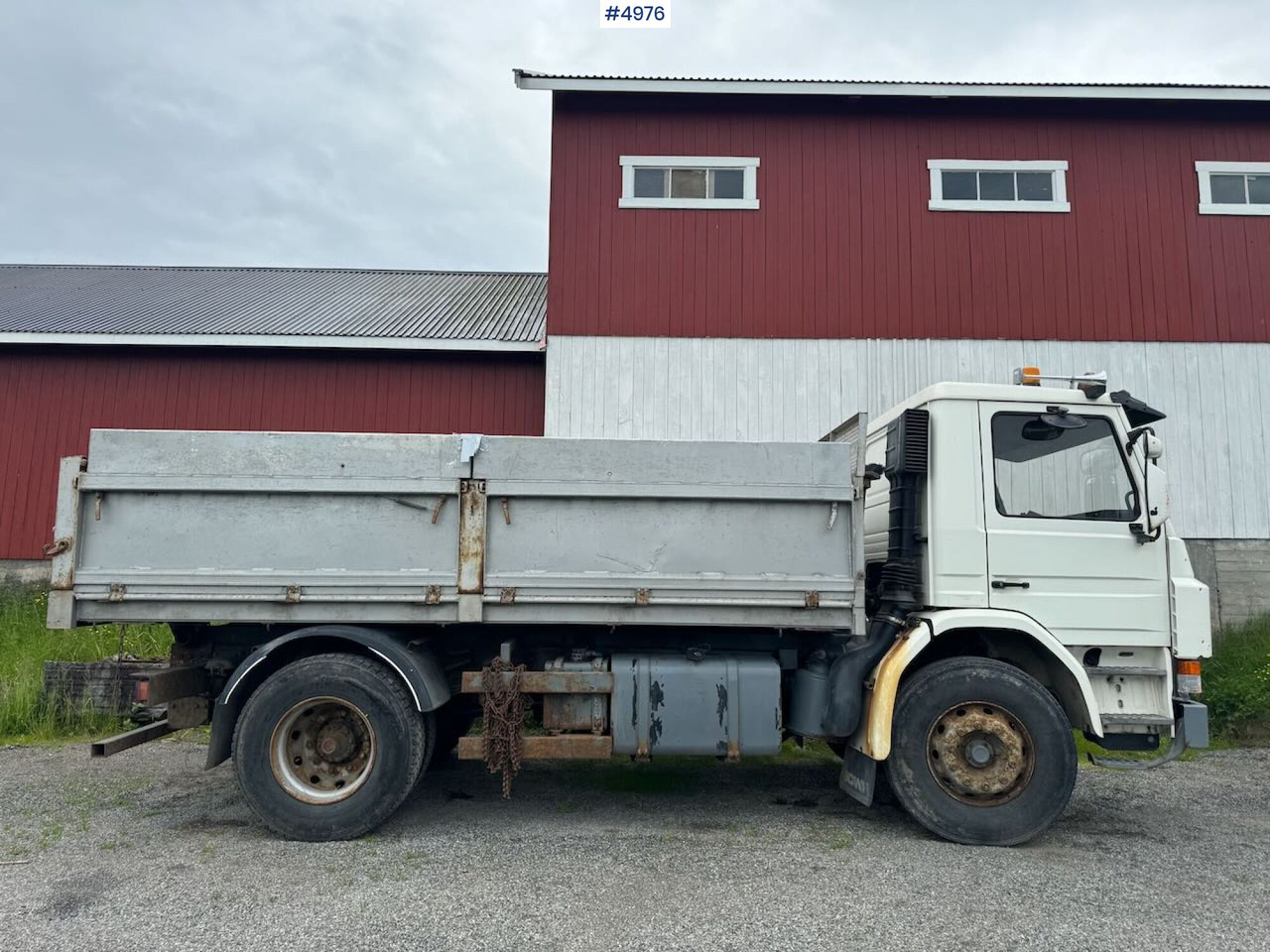 1996 Scania P93 4x2 tipper truck - Самосвал: фото 1 1996 Scania P93 4x2 tipper truck - Самосвал: фото 1