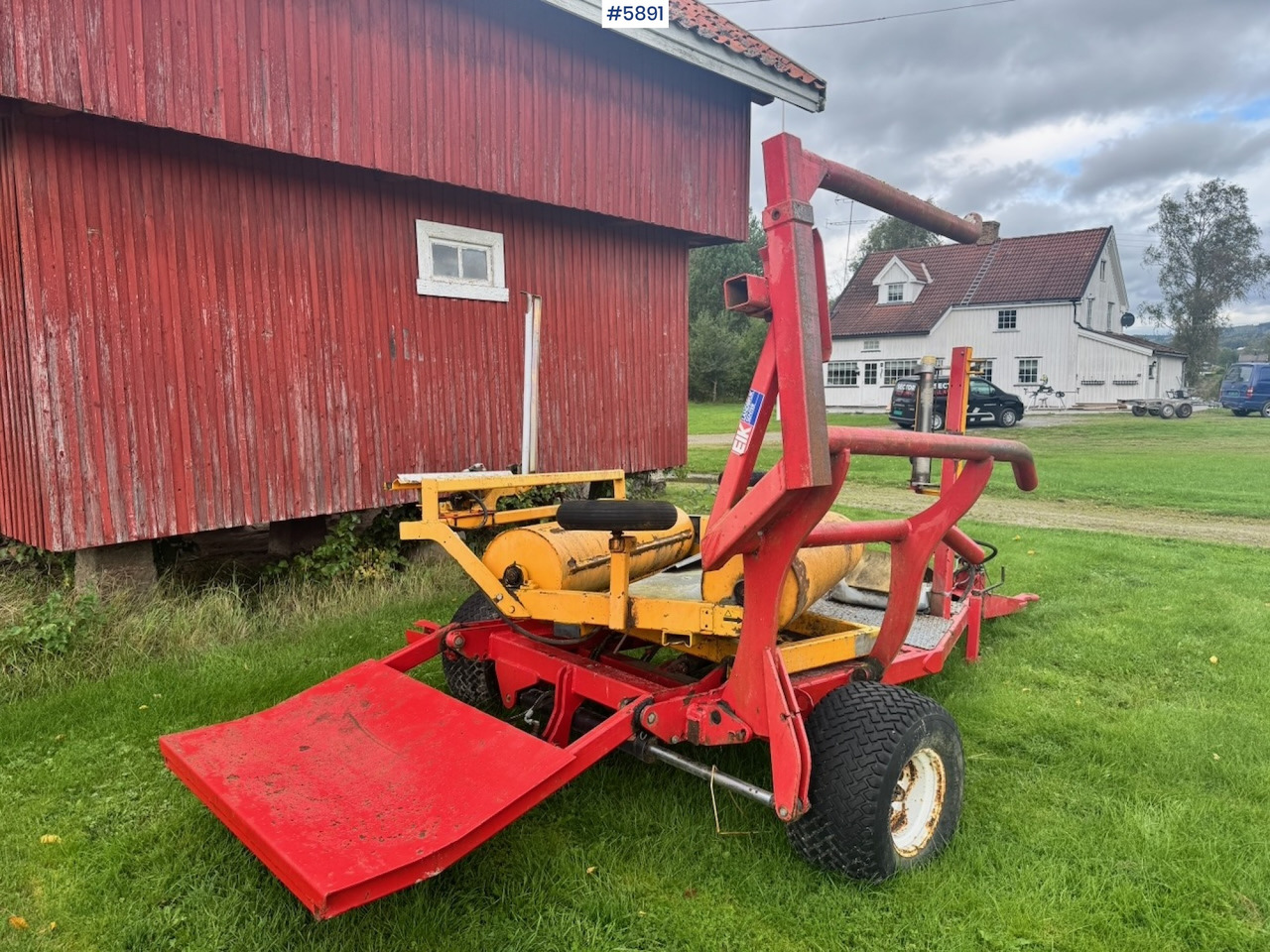 1997 Tellefsdal AW4000 round bale wrapper - Техника для сенозаготовки: фото 4 1997 Tellefsdal AW4000 round bale wrapper - Техника для сенозаготовки: фото 4