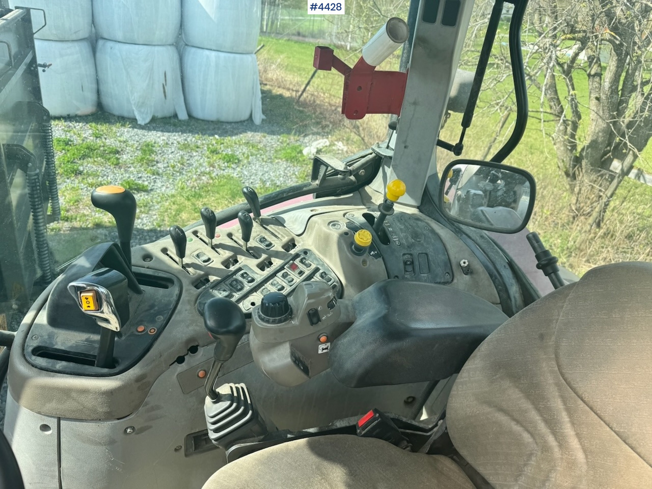Трактор 2004 Case MXU 135 4x4 w/ Front Loader.: фото 24