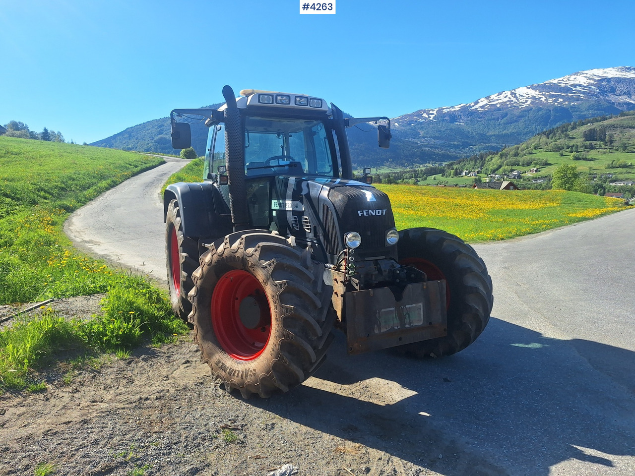 2011 Fent 820 Vario TMS w/ plow plate - Трактор: фото 2 2011 Fent 820 Vario TMS w/ plow plate - Трактор: фото 2
