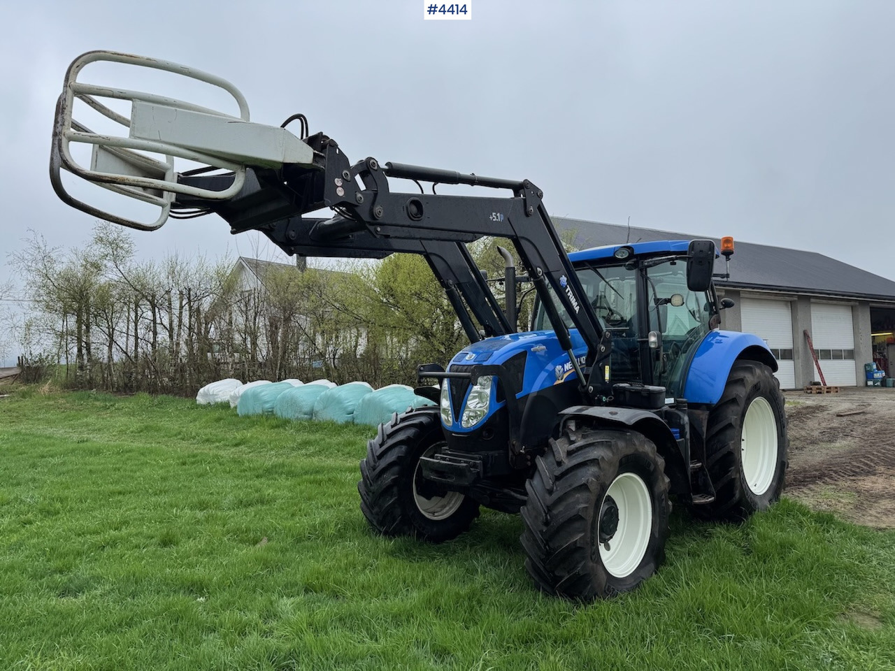 2015 New Holland T7.185 Auto Command w/Front Loader - Трактор: фото 1 2015 New Holland T7.185 Auto Command w/Front Loader - Трактор: фото 1
