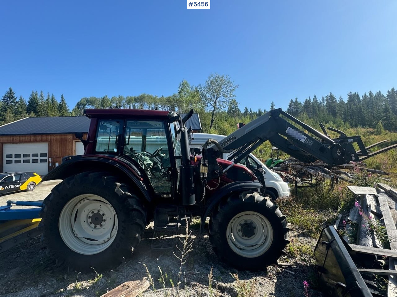2015 Valtra N123 w/ front loader - Трактор: фото 1 2015 Valtra N123 w/ front loader - Трактор: фото 1