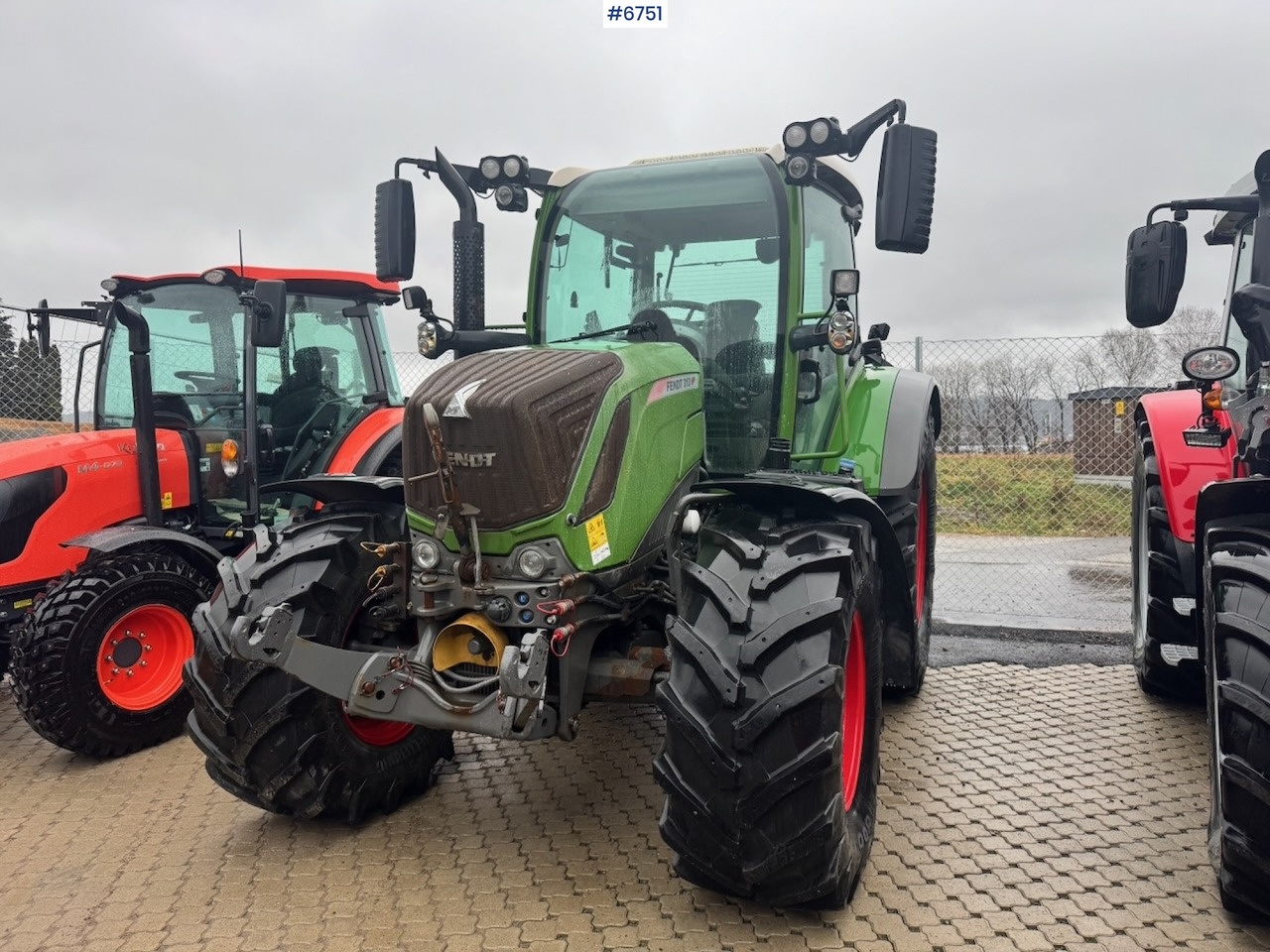 2019 Fendt 313 Vario w/ Front hydraulics and 2 sets of tires. - Трактор: фото 4 2019 Fendt 313 Vario w/ Front hydraulics and 2 sets of tires. - Трактор: фото 4