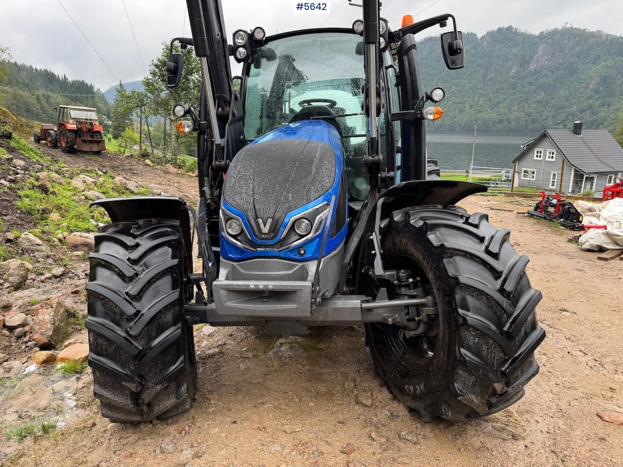 2022 Valtra G105 with front loader and 2 sets of tires - Трактор: фото 2 2022 Valtra G105 with front loader and 2 sets of tires - Трактор: фото 2