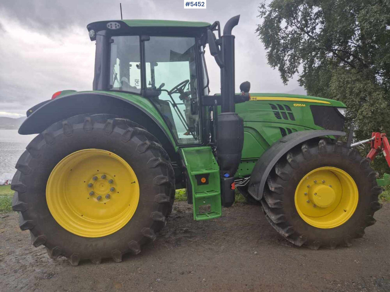 2024 John Deere 6155M w/ front hydraulics & PTO - Трактор: фото 2 2024 John Deere 6155M w/ front hydraulics & PTO - Трактор: фото 2
