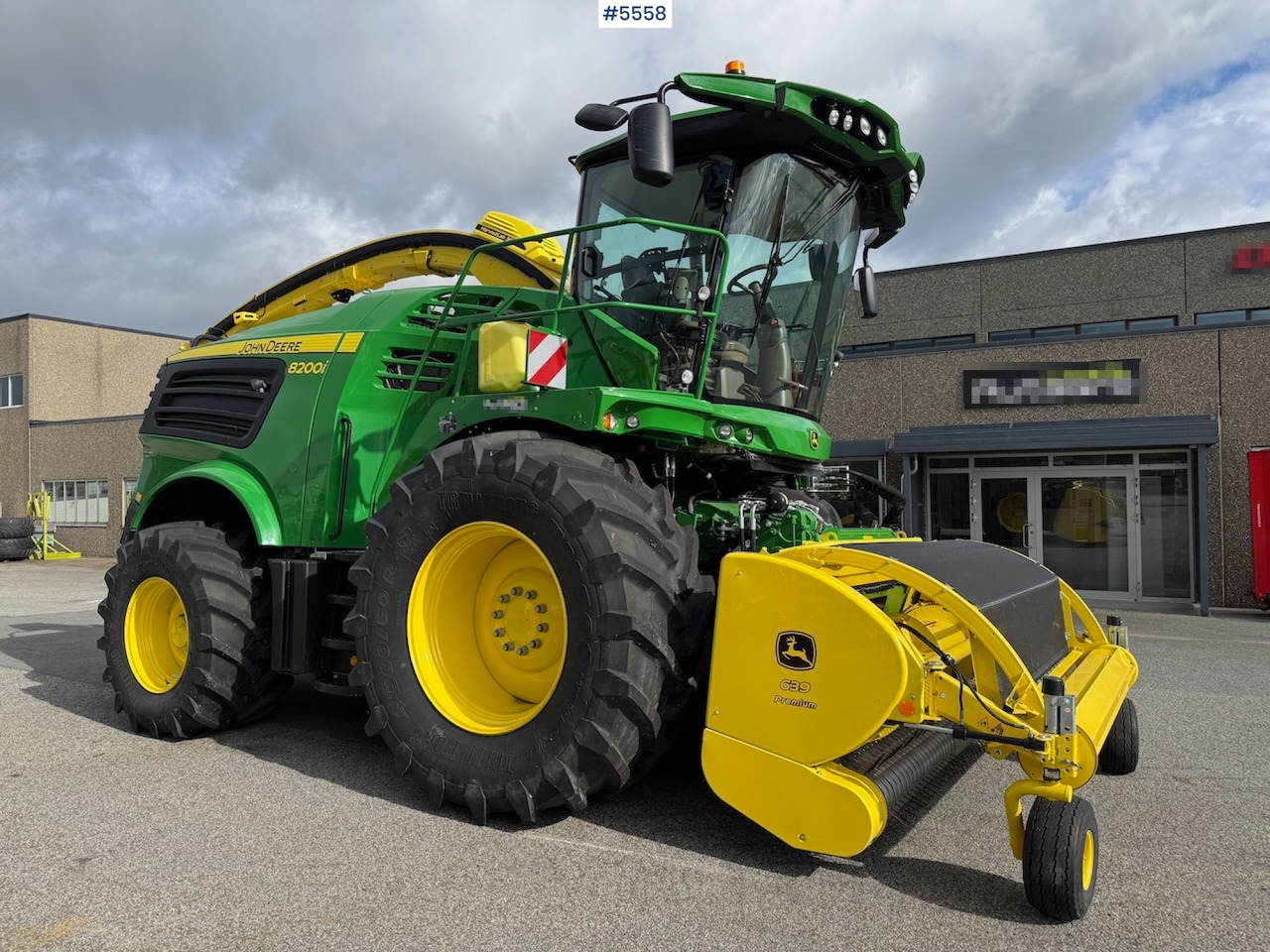 2024 John Deere 8200 in, like new! - Техника для сенозаготовки: фото 1 2024 John Deere 8200 in, like new! - Техника для сенозаготовки: фото 1