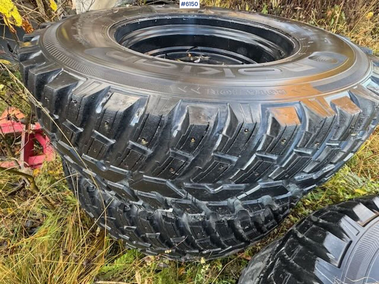 Complete set of Nokian studded tires - Шина для Сельскохозяйственной техники: фото 1 Complete set of Nokian studded tires - Шина для Сельскохозяйственной техники: фото 1