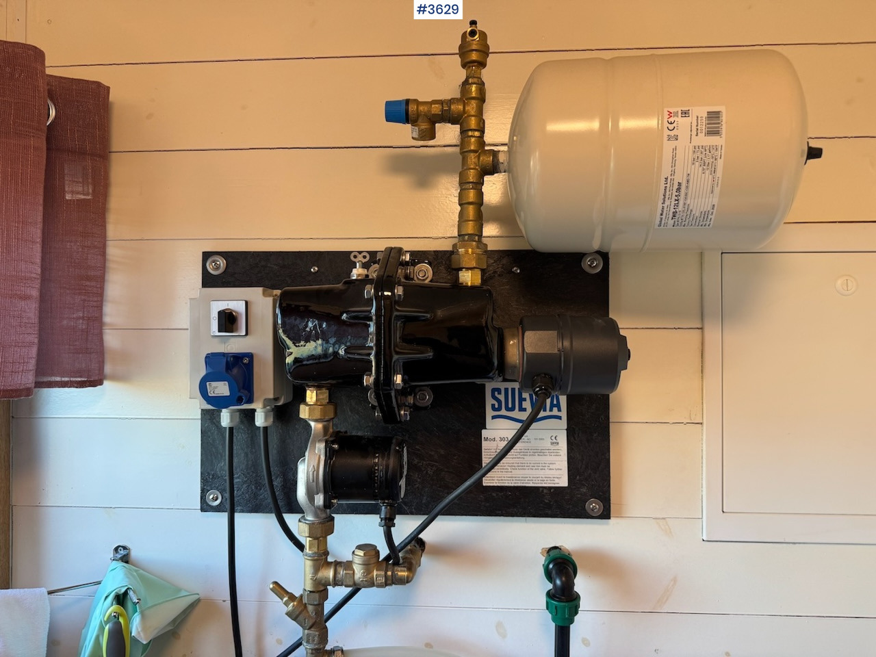 Hot water system for animals. - Инвентарь для животноводства: фото 1 Hot water system for animals. - Инвентарь для животноводства: фото 1