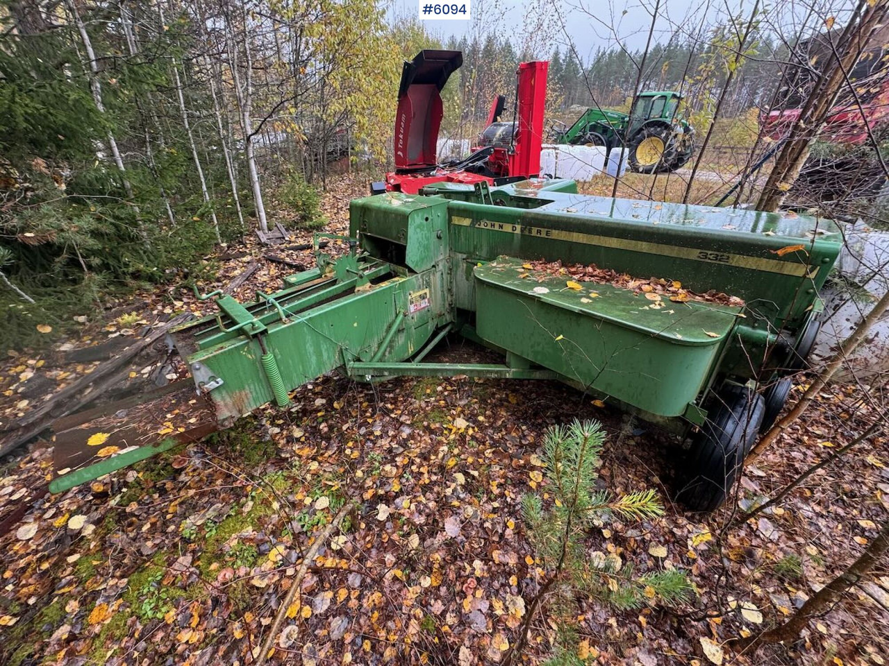 John Deere 332 - Техника для сенозаготовки: фото 1 John Deere 332 - Техника для сенозаготовки: фото 1