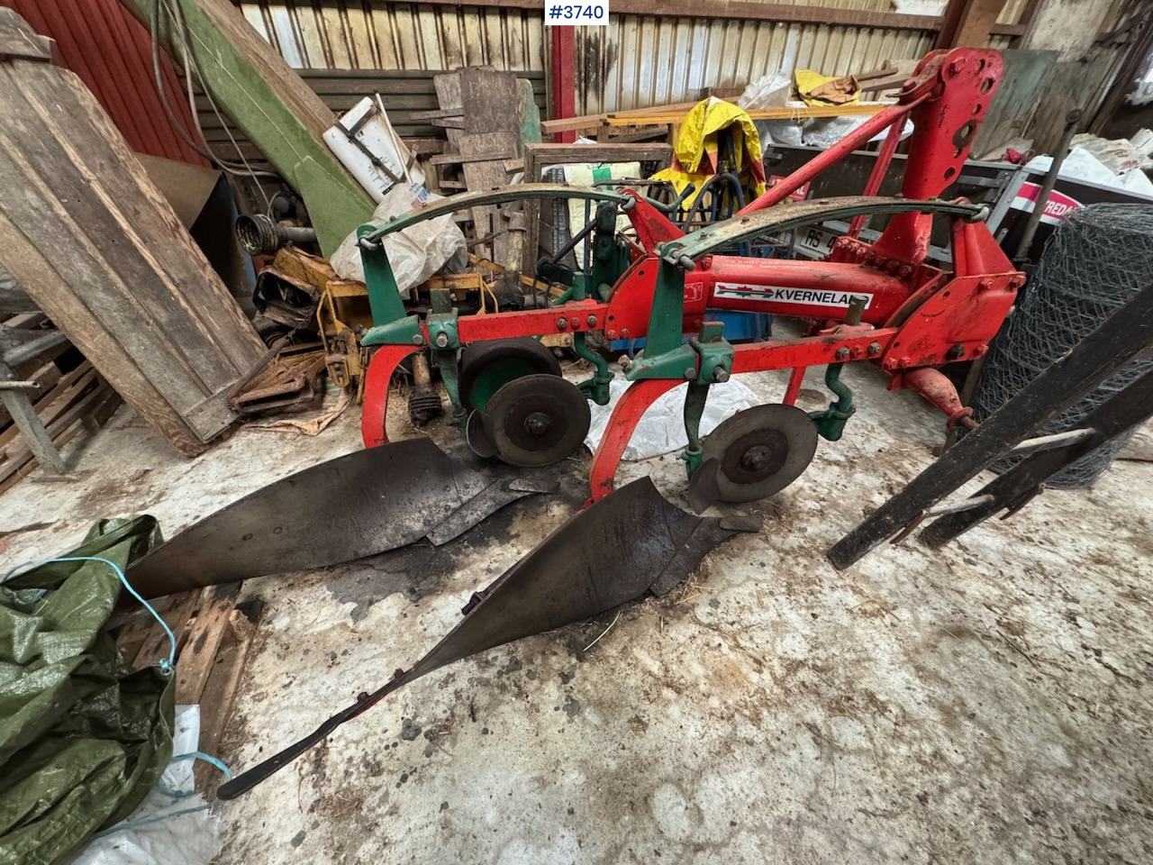 Kverneland 2 furrow plough - Техника для обработки почвы: фото 1 Kverneland 2 furrow plough - Техника для обработки почвы: фото 1