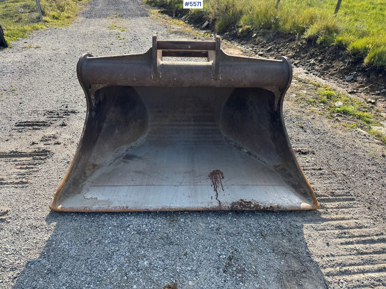 Sanding bucket - Ковш для экскаватора: фото 2 Sanding bucket - Ковш для экскаватора: фото 2