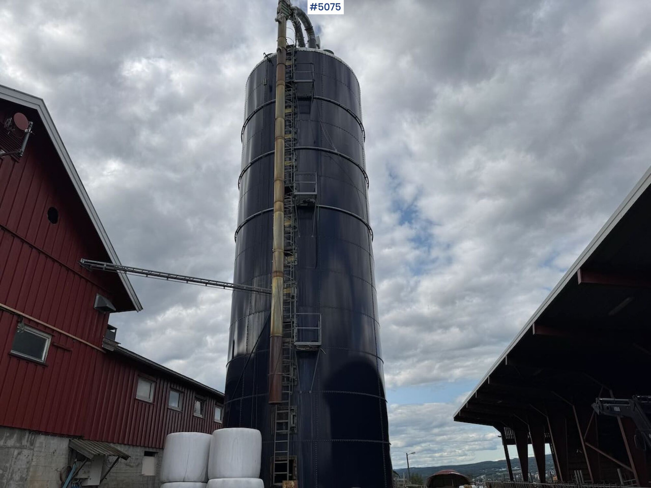 Silo with Filling Auger and Fan - Инвентарь для животноводства: фото 1 Silo with Filling Auger and Fan - Инвентарь для животноводства: фото 1