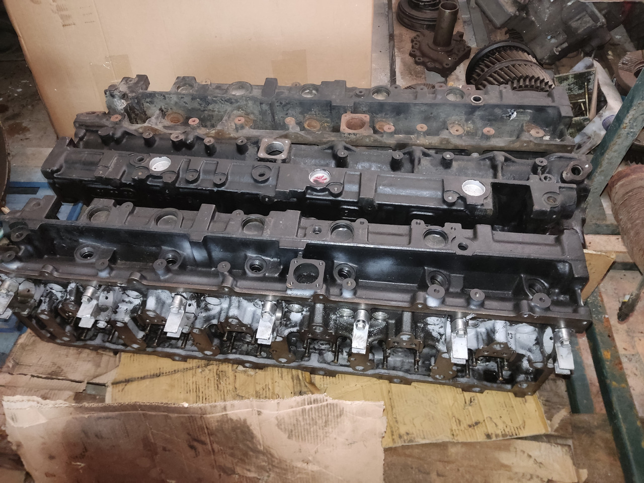 MAN Cylinder head D2066 D2676 - Головка блока: фото 1 MAN Cylinder head D2066 D2676 - Головка блока: фото 1