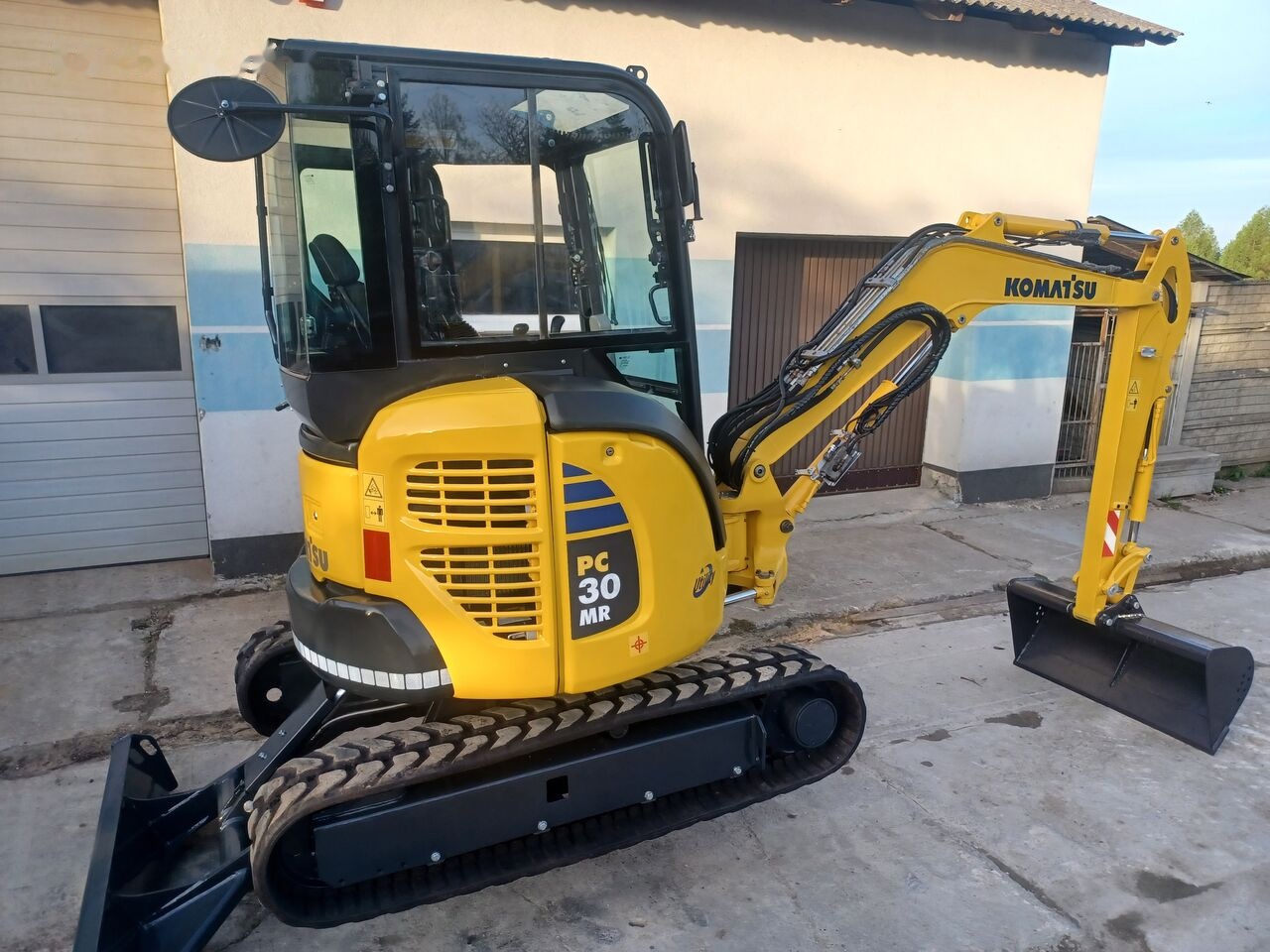 Komatsu PC30MR-3 - Мини-экскаватор: фото 1 Komatsu PC30MR-3 - Мини-экскаватор: фото 1