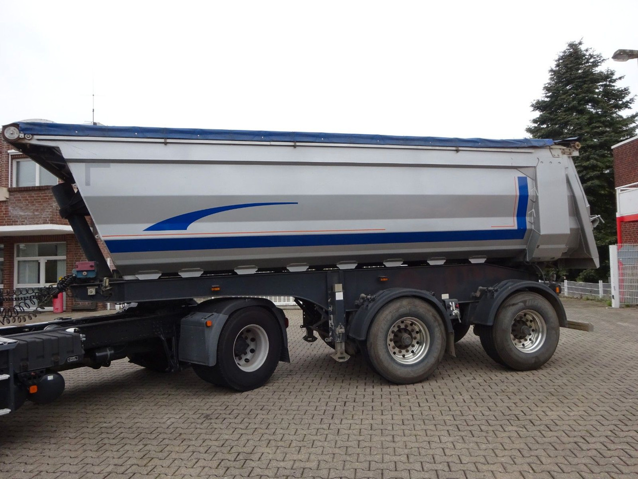 Kempf Kippauflieger ALU mit E-Abdeckplane 27m³ - Самосвальный полуприцеп: фото 1 Kempf Kippauflieger ALU mit E-Abdeckplane 27m³ - Самосвальный полуприцеп: фото 1