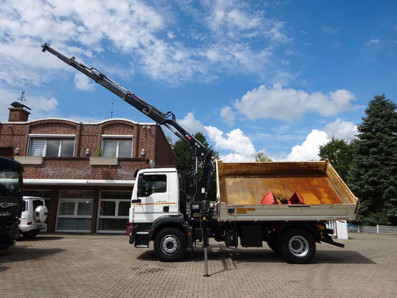 MAN 15.290 TGM 3Skipper + HIAB 111-B3 HIDUO Kran 4x2 - Самосвал, Автоманипулятор: фото 1 MAN 15.290 TGM 3Skipper + HIAB 111-B3 HIDUO Kran 4x2 - Самосвал, Автоманипулятор: фото 1