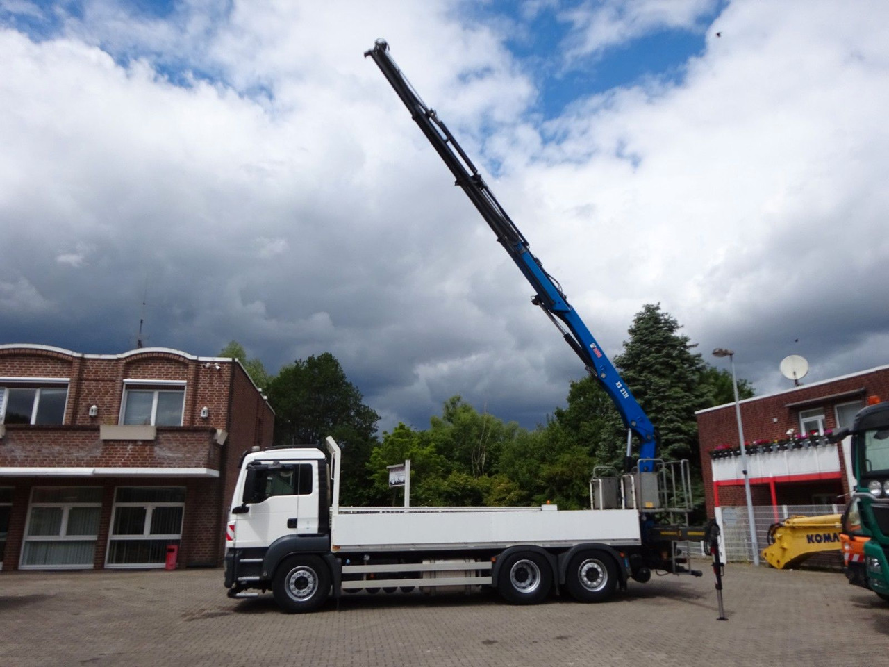 MAN 26.420 TGS Pritsche + HIAB 211 HIPRO Kran - Грузовик бортовой/ Платформа, Автоманипулятор: фото 1 MAN 26.420 TGS Pritsche + HIAB 211 HIPRO Kran - Грузовик бортовой/ Платформа, Автоманипулятор: фото 1
