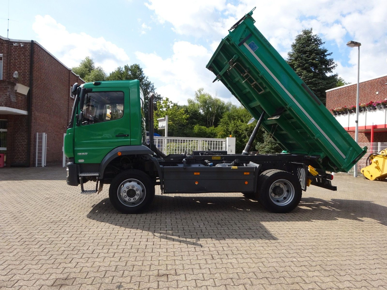 Mercedes-Benz 1530 Atego MEILLER 3Skipper 4x4 - Самосвал: фото 4 Mercedes-Benz 1530 Atego MEILLER 3Skipper 4x4 - Самосвал: фото 4