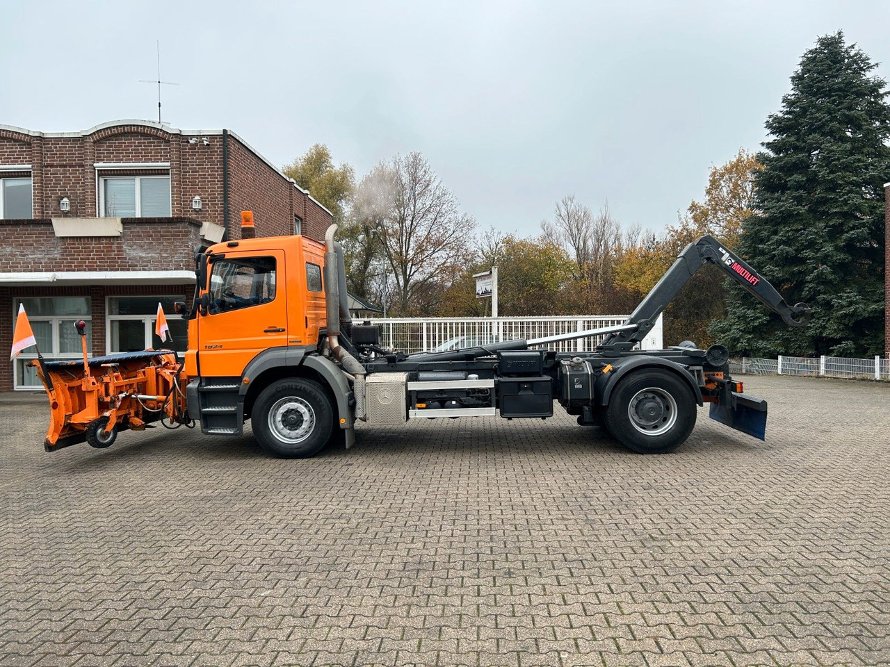 Крюковой мультилифт Mercedes-Benz 1824 Axor Abroller mit Schneeschild und Streuer: фото 6 Крюковой мультилифт Mercedes-Benz 1824 Axor Abroller mit Schneeschild und Streuer: фото 6