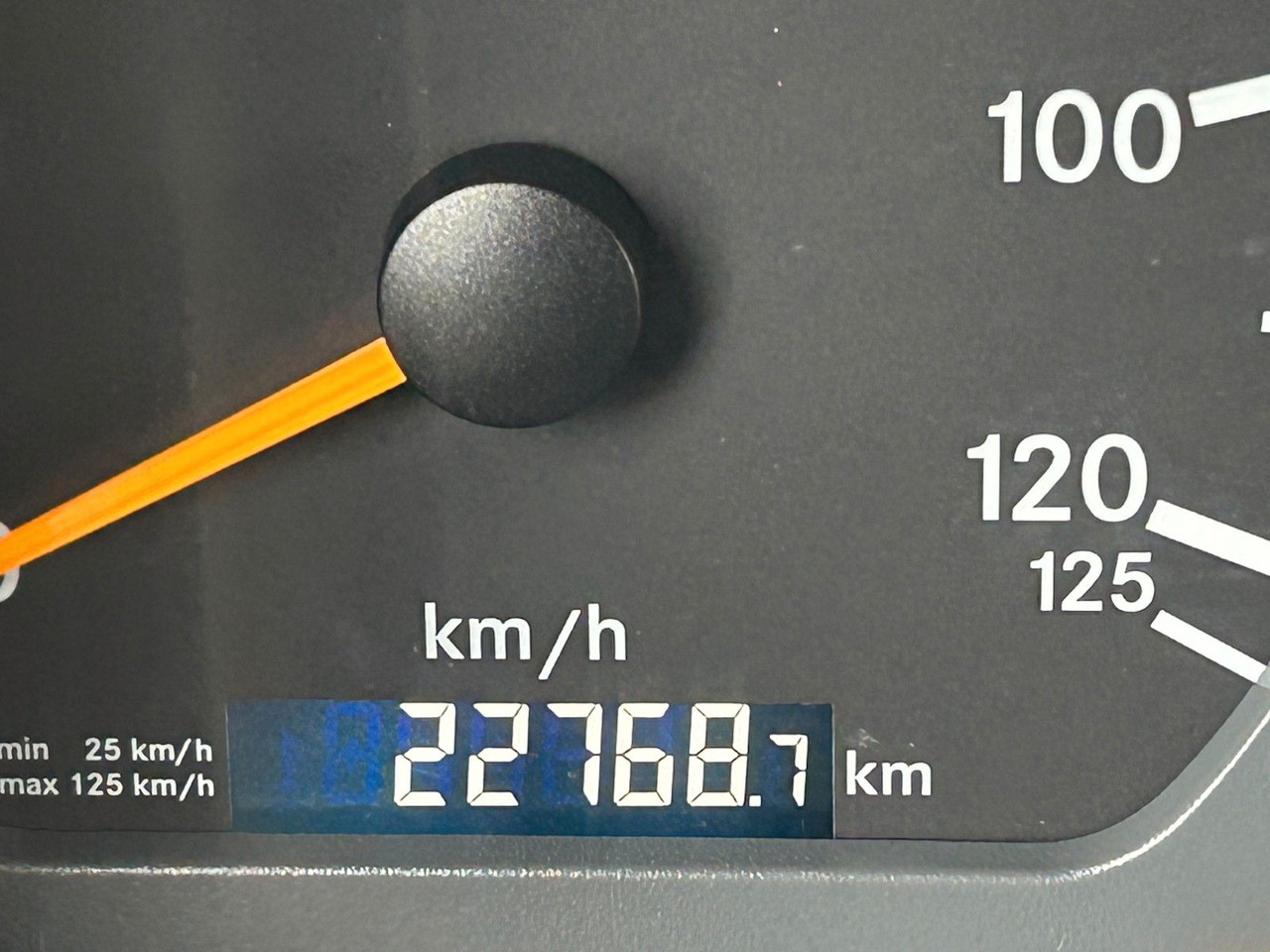 Крюковой мультилифт Mercedes-Benz 1824 Axor Abroller mit Schneeschild und Streuer: фото 25 Крюковой мультилифт Mercedes-Benz 1824 Axor Abroller mit Schneeschild und Streuer: фото 25