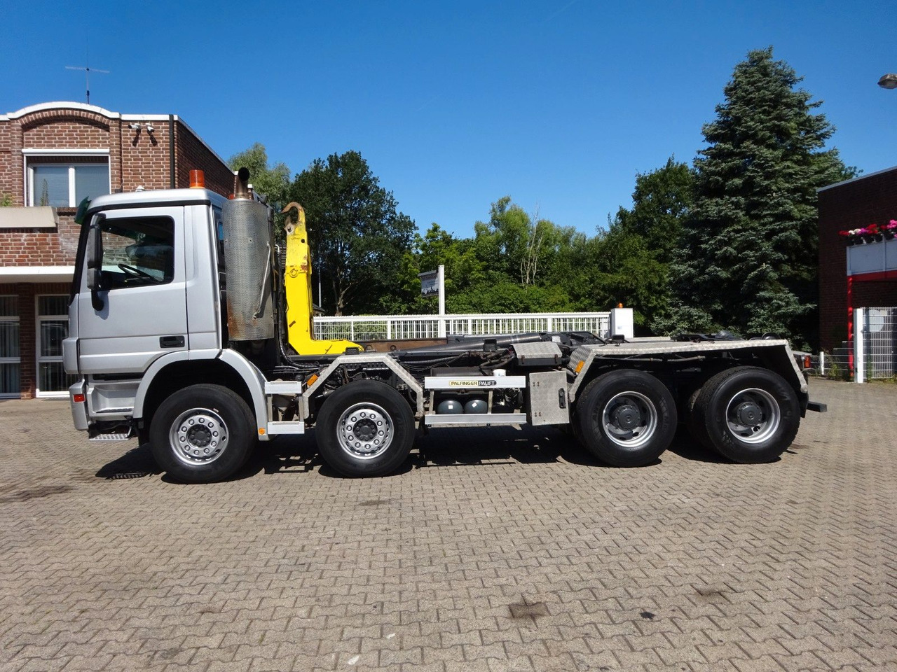 Mercedes-Benz 3244 Actros PALFINGER Abroller 8x4 - Крюковой мультилифт: фото 2 Mercedes-Benz 3244 Actros PALFINGER Abroller 8x4 - Крюковой мультилифт: фото 2