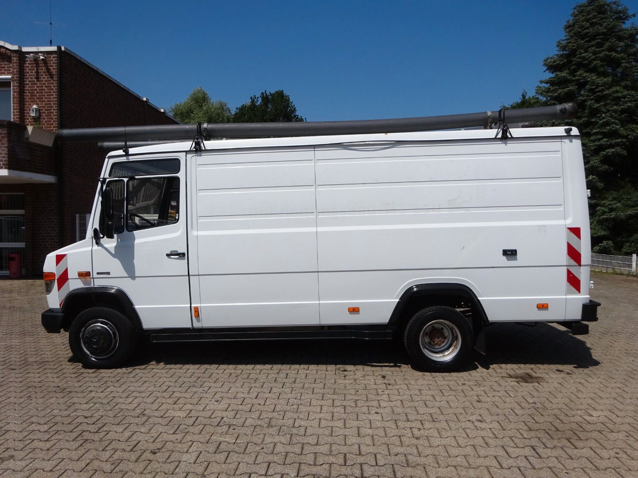Mercedes-Benz 613D Vario Kasten 4x2 - Цельнометаллический фургон: фото 3 Mercedes-Benz 613D Vario Kasten 4x2 - Цельнометаллический фургон: фото 3