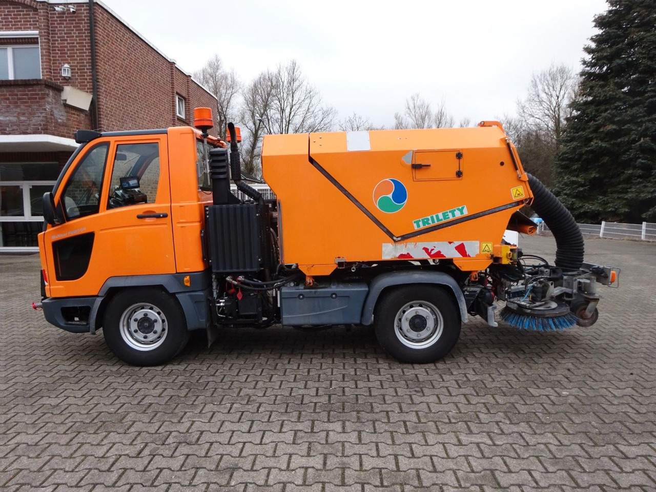 Multicar M30 HAKO FUMO Kehrmaschine+Kipper Wechsel-System - Малотоннажный самосвал: фото 1 Multicar M30 HAKO FUMO Kehrmaschine+Kipper Wechsel-System - Малотоннажный самосвал: фото 1