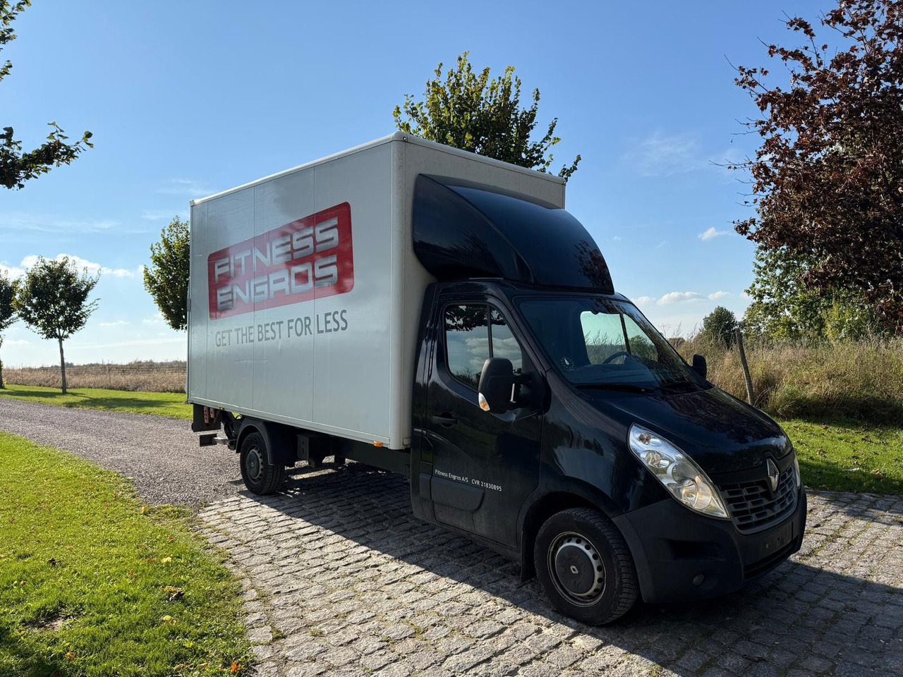 Renault Master III 2.3dCi box L:4,2 m x H:2,5m x B:2,2m - Малотоннажный бортовой грузовик: фото 1 Renault Master III 2.3dCi box L:4,2 m x H:2,5m x B:2,2m - Малотоннажный бортовой грузовик: фото 1