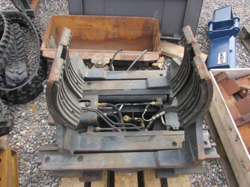 Bolzoni Fassgreifer drum clamp KG 06T2A SP - Захват для Погрузочно-разгрузочной техники: фото 2 Bolzoni Fassgreifer drum clamp KG 06T2A SP - Захват для Погрузочно-разгрузочной техники: фото 2