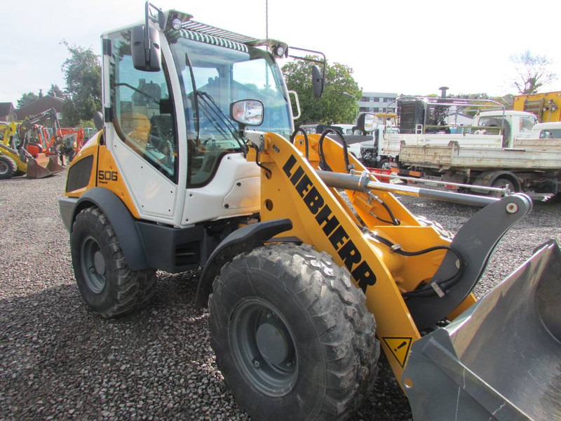 Liebherr L 506 Compact Radlader 46.500 EUR netto L506C - Колёсный погрузчик: фото 3 Liebherr L 506 Compact Radlader 46.500 EUR netto L506C - Колёсный погрузчик: фото 3