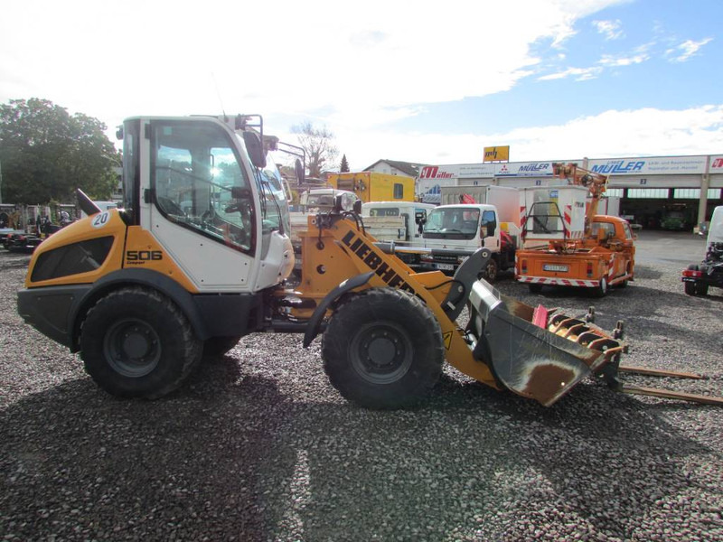 Liebherr L 506 Compact Radlader 46.500 EUR netto L506C - Колёсный погрузчик: фото 1 Liebherr L 506 Compact Radlader 46.500 EUR netto L506C - Колёсный погрузчик: фото 1