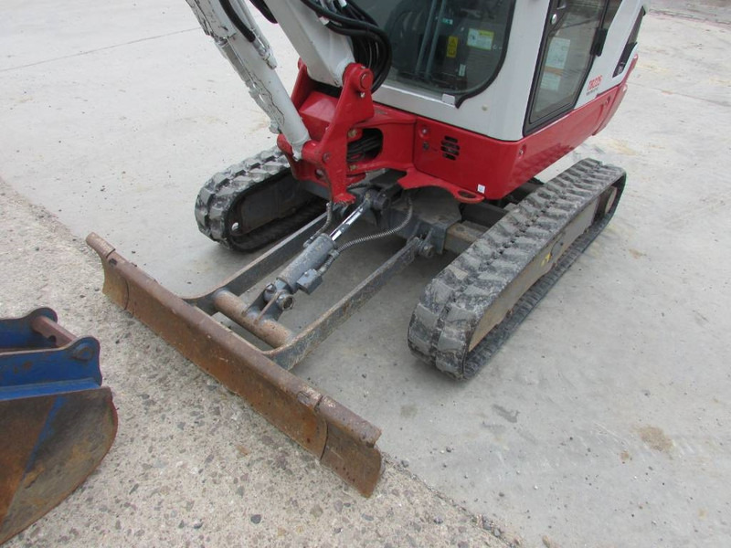 Takeuchi TB225 V3 Minibagger 32.000 EUR net - Мини-экскаватор: фото 3 Takeuchi TB225 V3 Minibagger 32.000 EUR net - Мини-экскаватор: фото 3