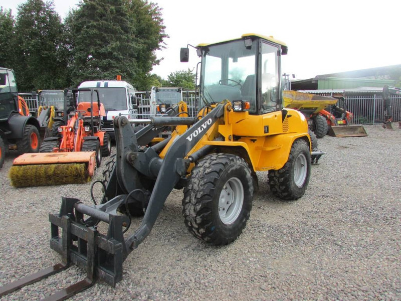 Volvo L 35 B-Z Radlader 16.000 EUR - Колёсный погрузчик: фото 2 Volvo L 35 B-Z Radlader 16.000 EUR - Колёсный погрузчик: фото 2
