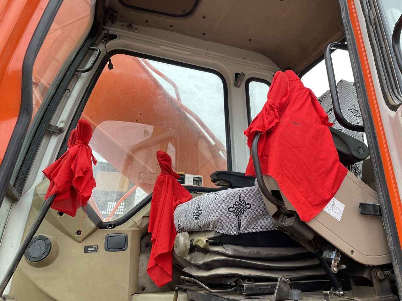 DOOSAN DH220 - Гусеничный экскаватор: фото 5 DOOSAN DH220 - Гусеничный экскаватор: фото 5